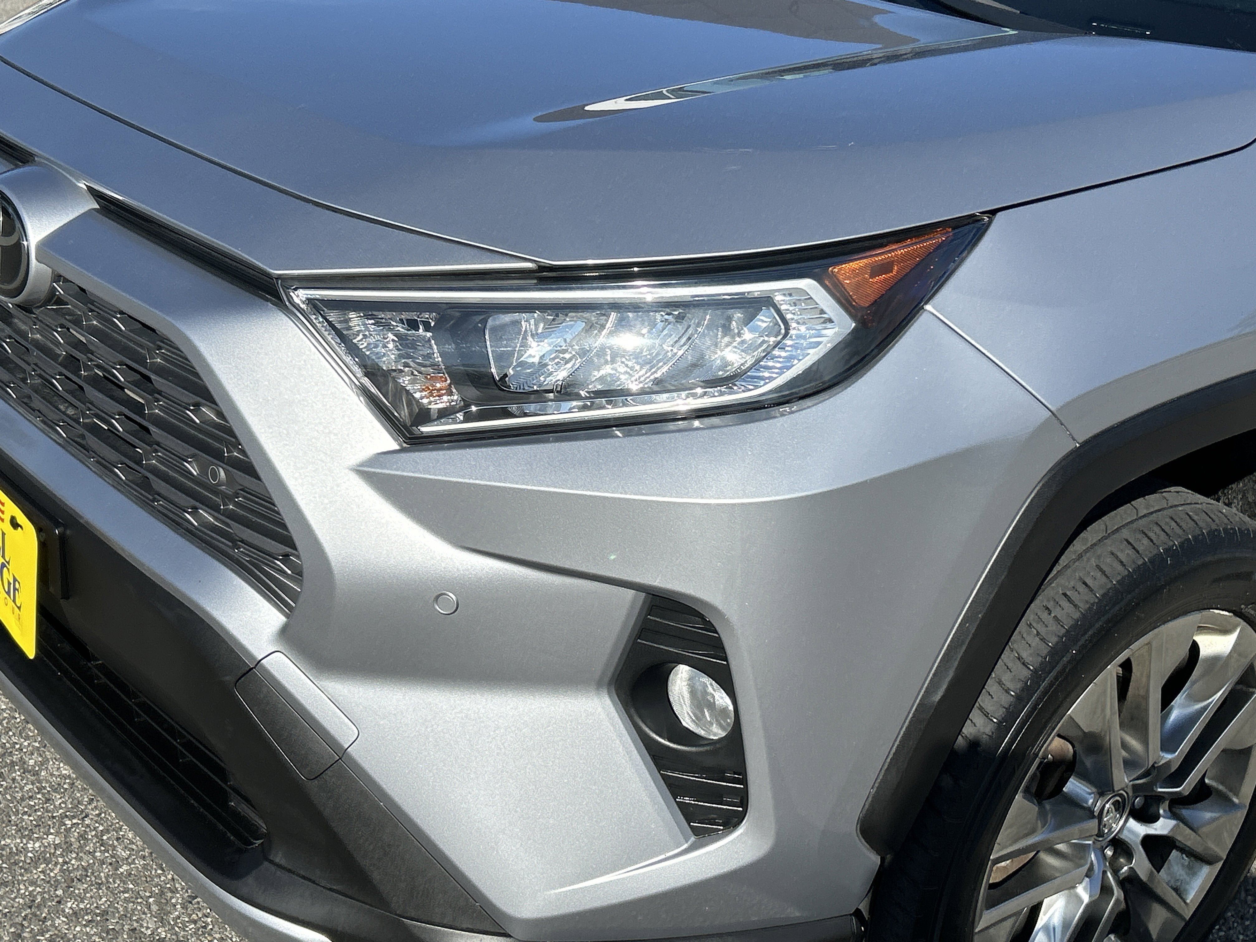 Used 2019 Toyota RAV4 Limited w/ Cold Weather Package AWD/4WD image 15