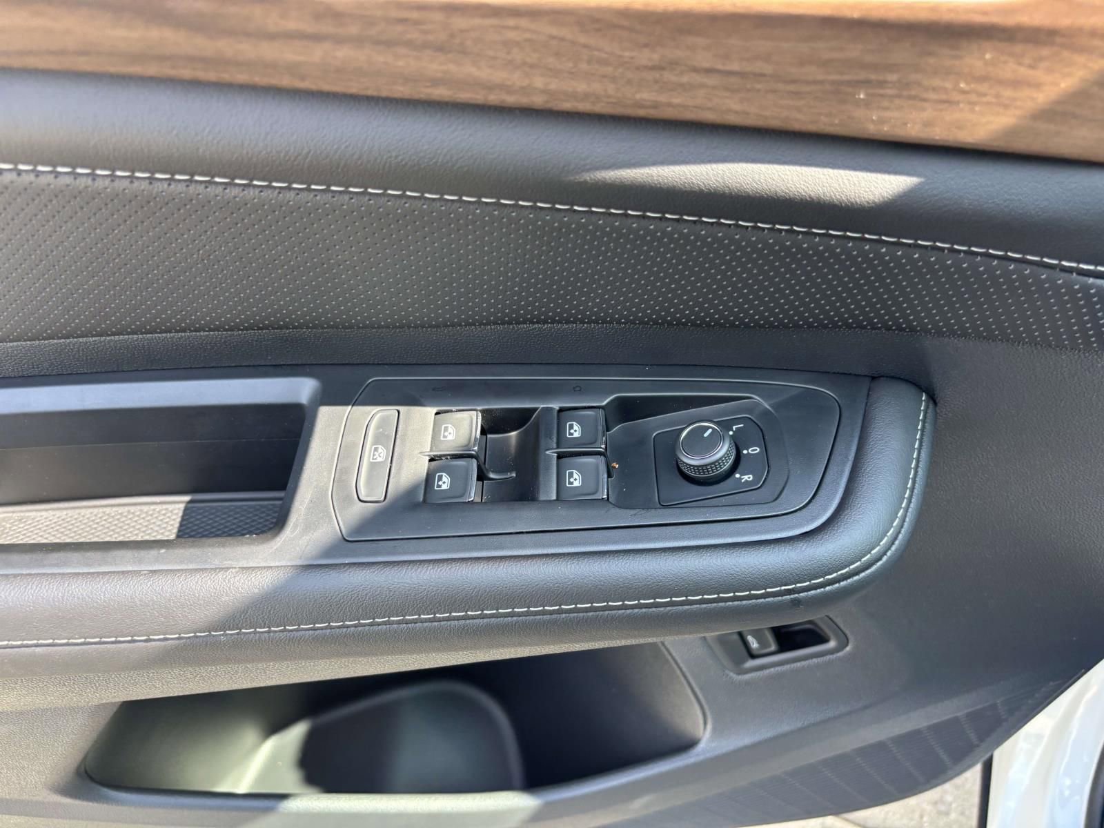 New 2026 Volkswagen Atlas SE image 13