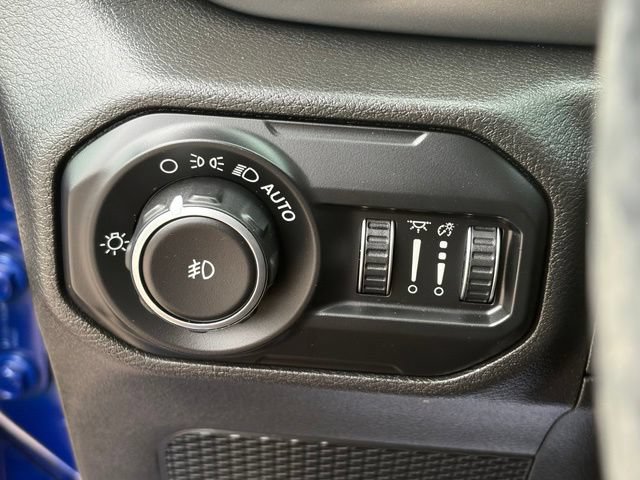 Used 2020 Jeep Wrangler Unlimited Sahara w/ Safety Group AWD/4WD image 26