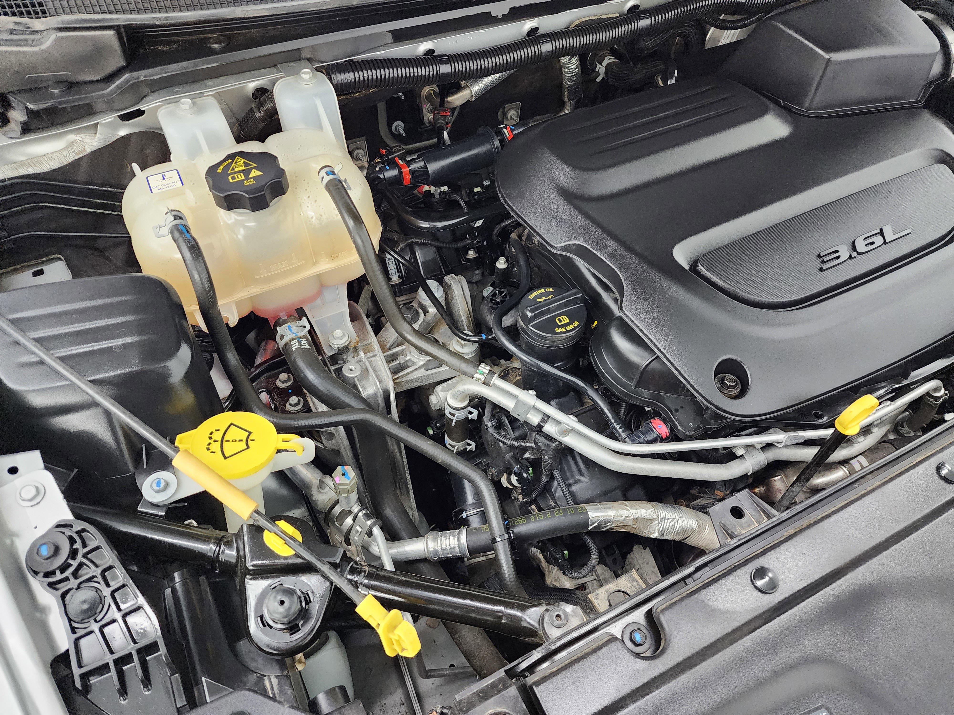 Used 2024 Chrysler Pacifica Touring-L image 21