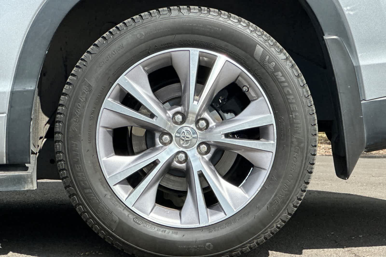 Used 2015 Toyota Highlander XLE AWD/4WD image 28