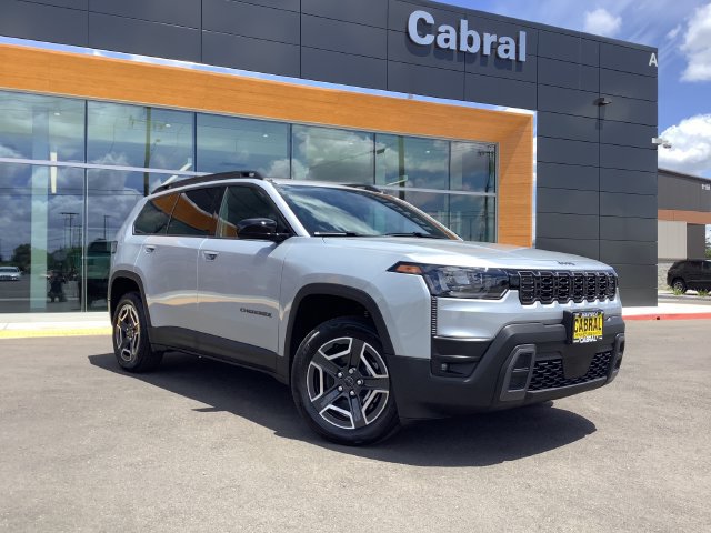New 2026 Jeep Cherokee Laredo AWD/4WD image 2