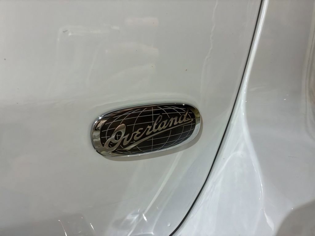 Used 2021 Jeep Grand Cherokee Overland image 15