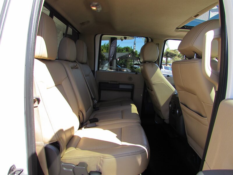 Used 2015 Ford F250 Lariat w/ Lariat Ultimate Package AWD/4WD image 28