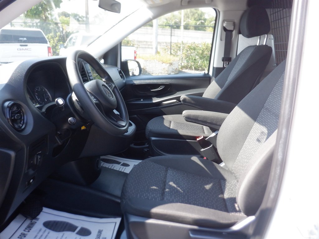 Used 2023 Mercedes-Benz Metris image 11