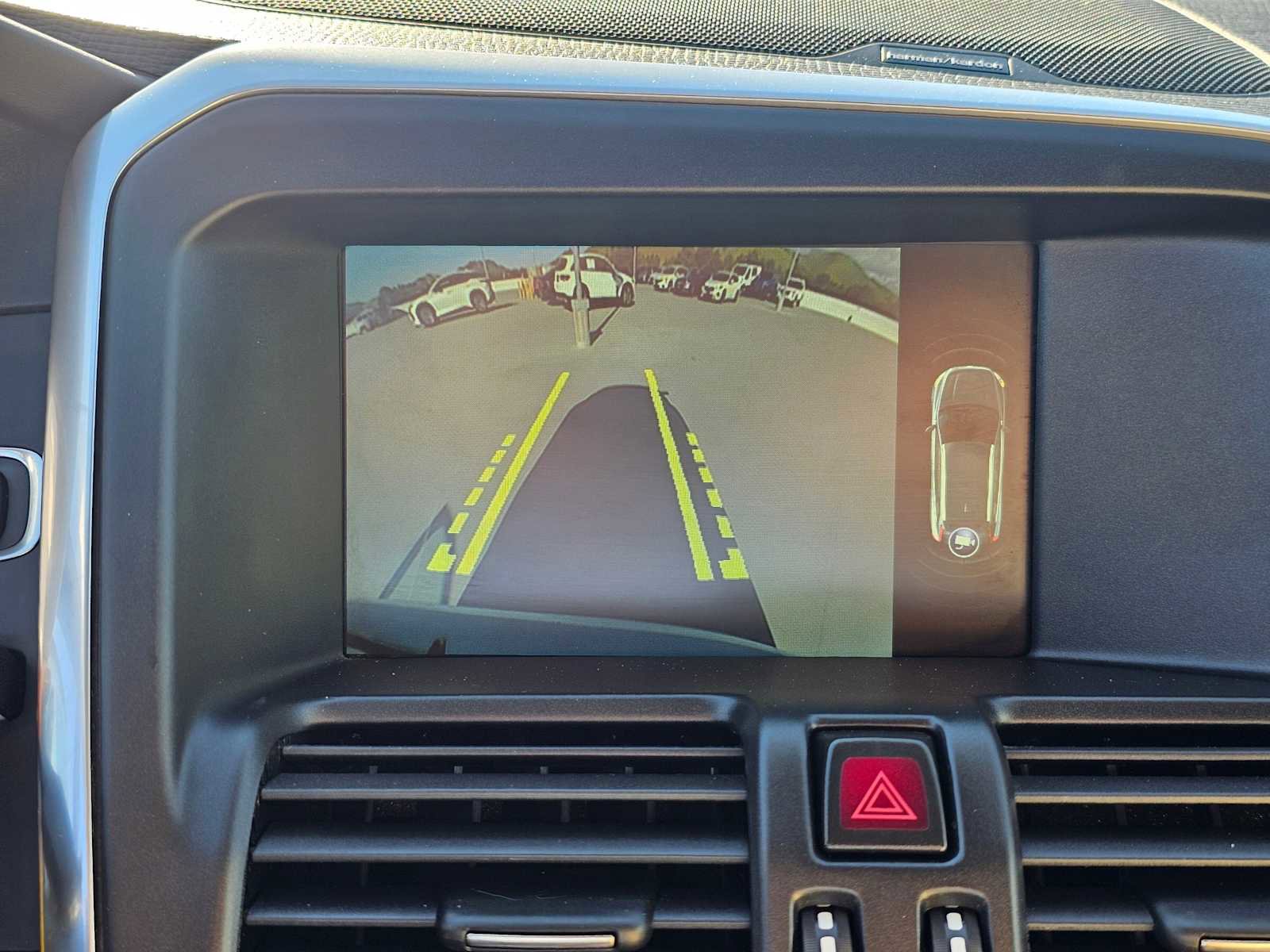 Used 2016 Volvo XC60 T6 Platinum w/ Climate Package image 23