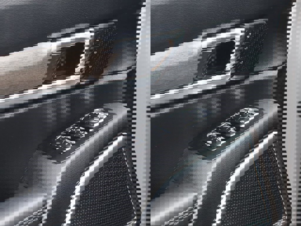 Used 2022 Kia Telluride SX w/ SX Prestige Package image 24