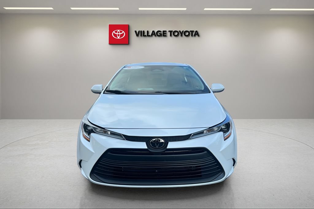 Certified 2025 Toyota Corolla LE FWD image 8