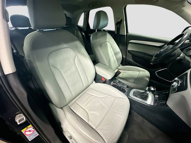 Used 2016 Audi Q3 2.0T Prestige w/ Prestige Package image 27