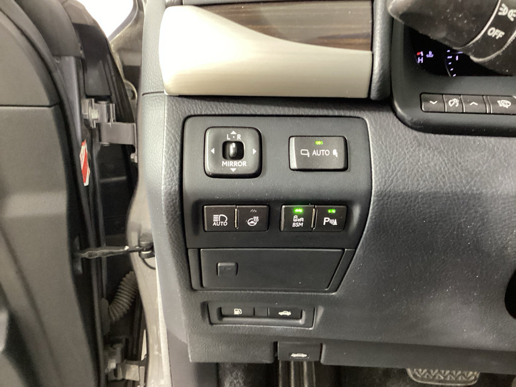 Used 2014 Lexus LS 460 L RWD image 22