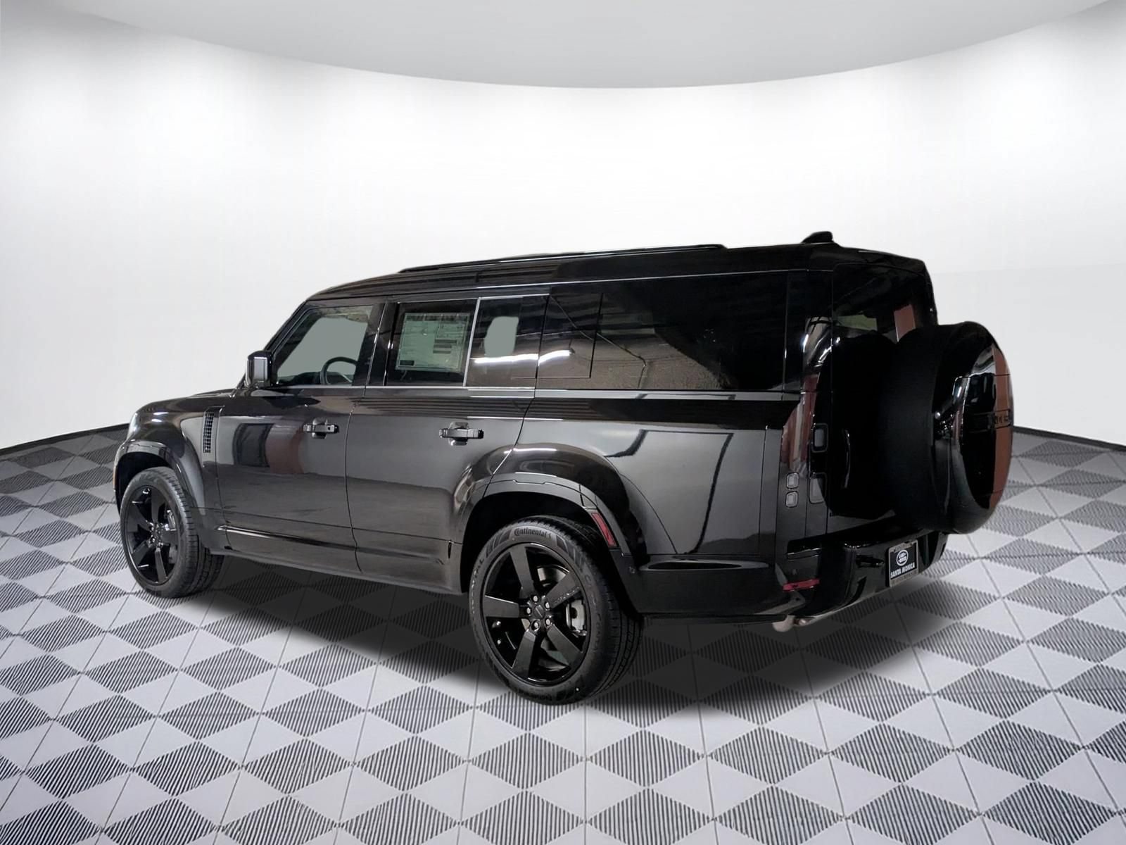 New 2026 Land Rover Defender 130 X-Dynamic SE AWD/4WD image 3