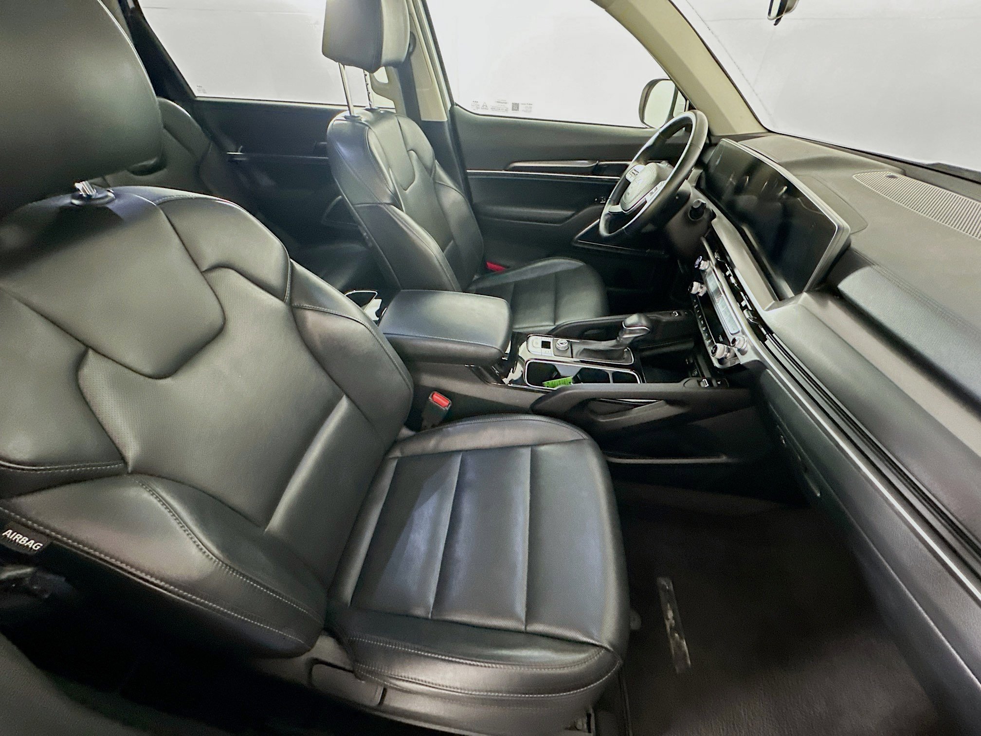Used 2025 Kia Telluride S FWD image 34
