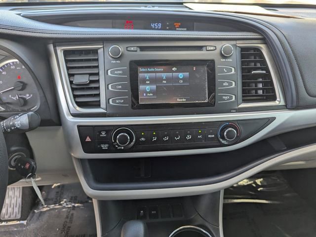 Used 2019 Toyota Highlander LE image 24