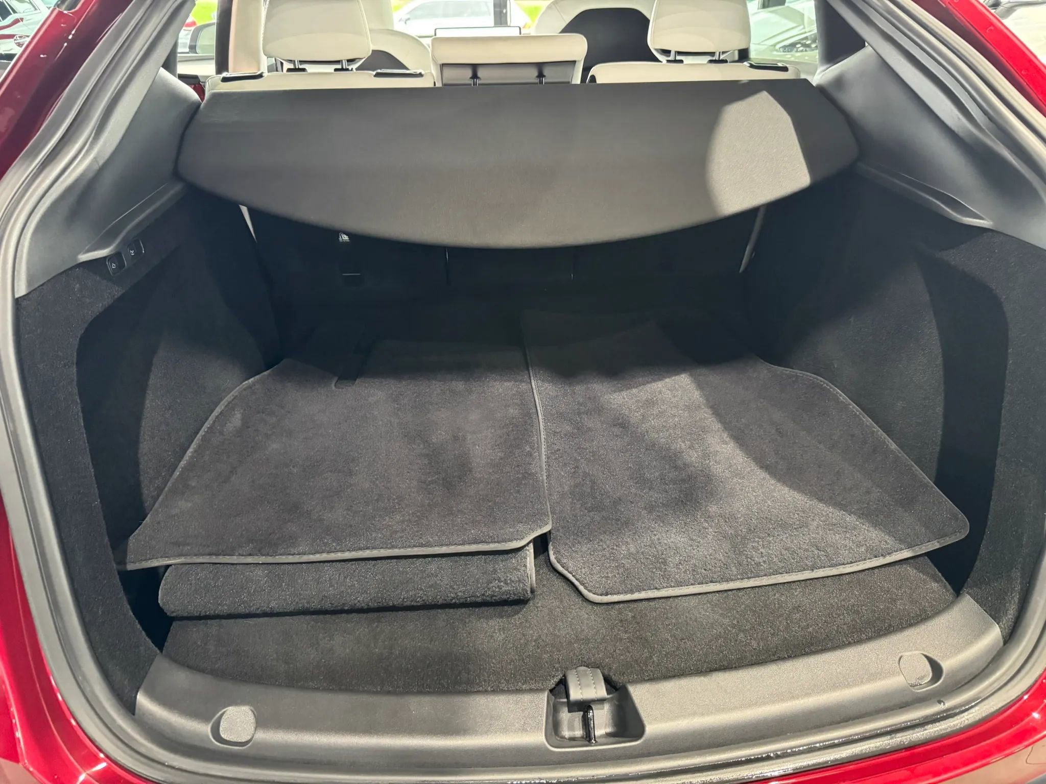 Used 2024 Tesla Model Y Long Range image 37