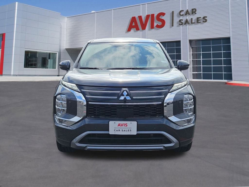 Used 2025 Mitsubishi Outlander SE image 10
