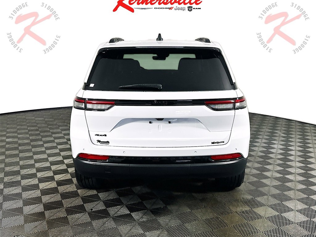 New 2025 Jeep Grand Cherokee Altitude image 6