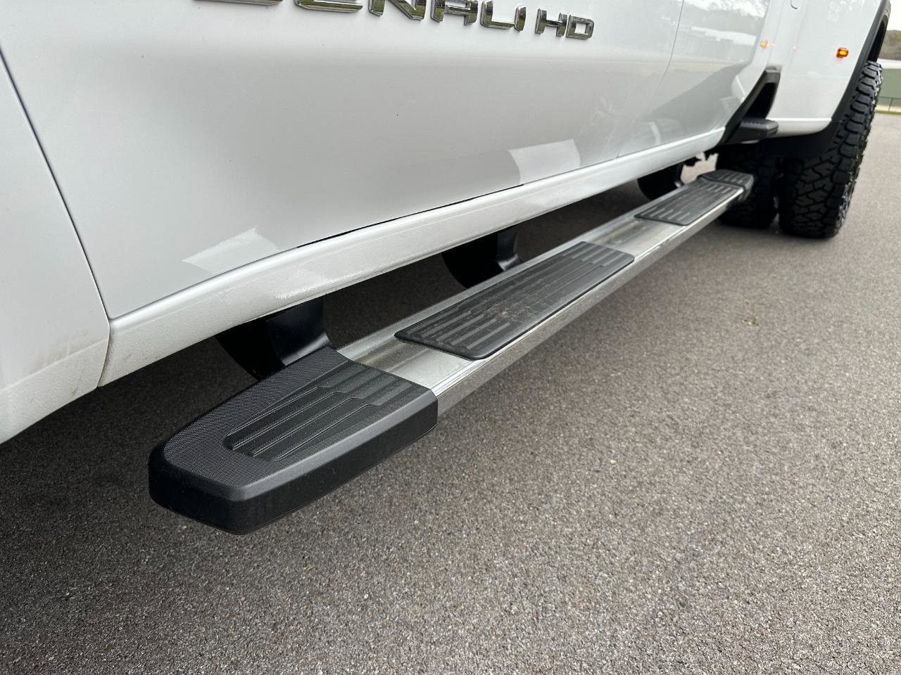 Used 2022 GMC Sierra 3500 Denali image 56