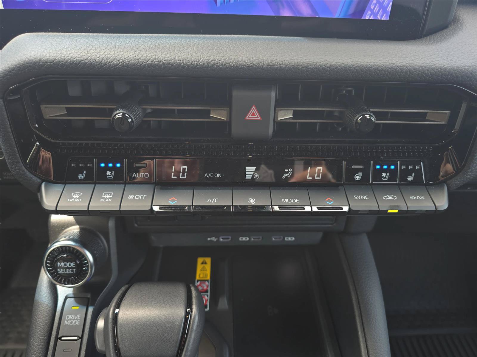Used 2025 Toyota Land Cruiser w/ Premium Package AWD/4WD image 17