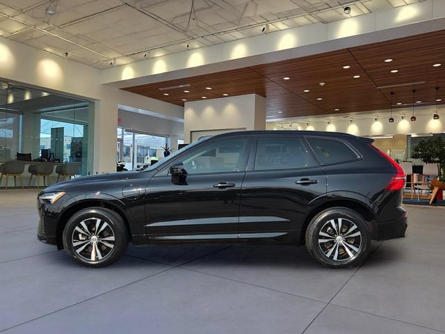 Certified 2024 Volvo XC60 T8 Core AWD/4WD image 2