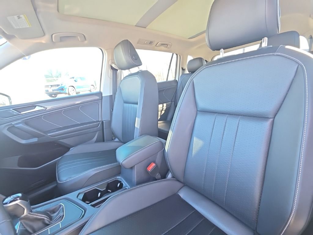 Certified 2022 Volkswagen Tiguan SE w/ Panoramic Sunroof Package image 13