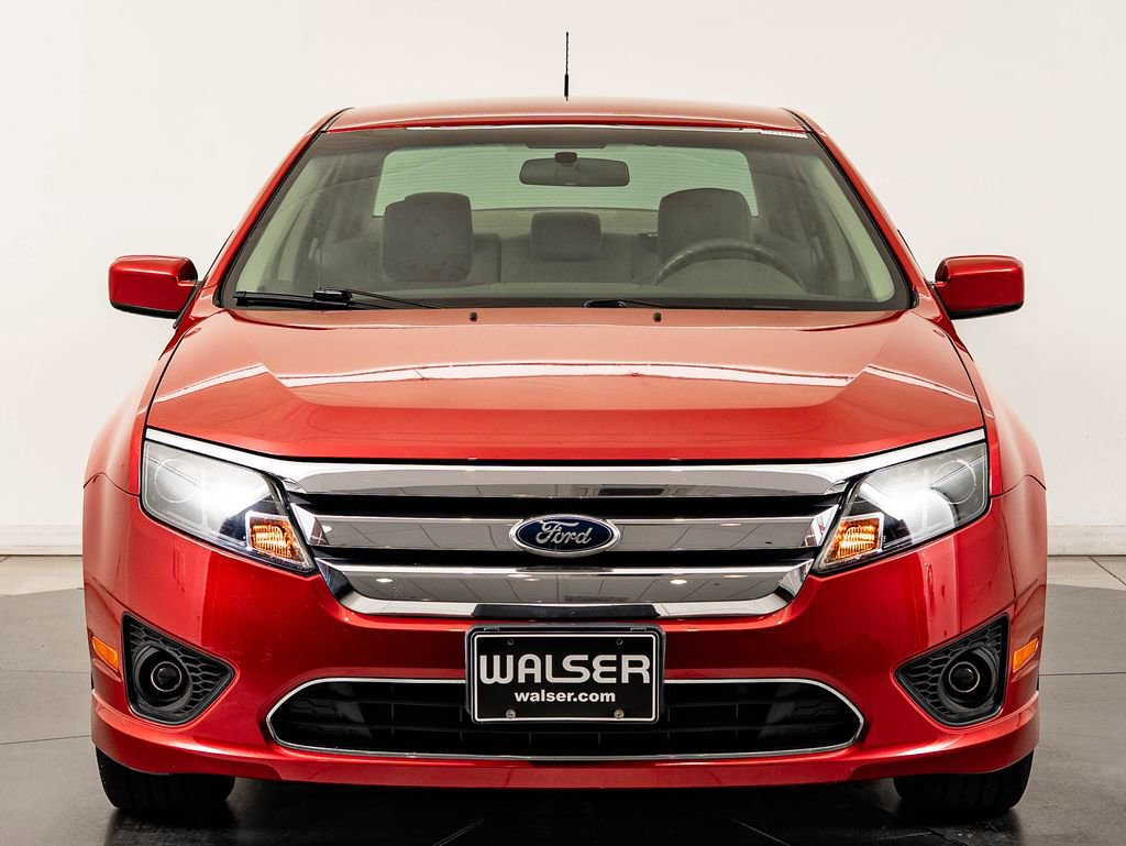 Used 2010 Ford Fusion SE FWD image 2