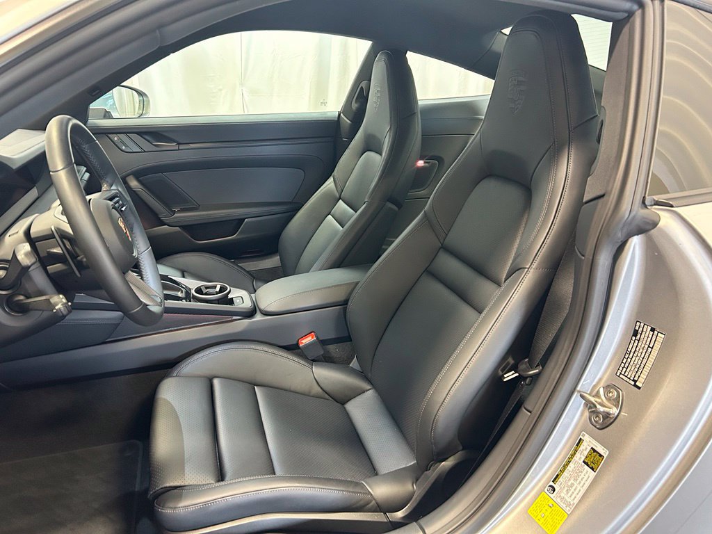 Certified 2025 Porsche 911 Carrera RWD image 5