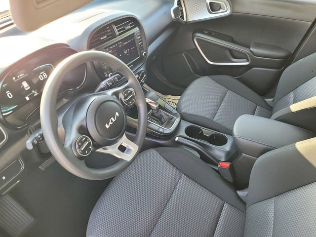 Used 2025 Kia Soul LX FWD image 8