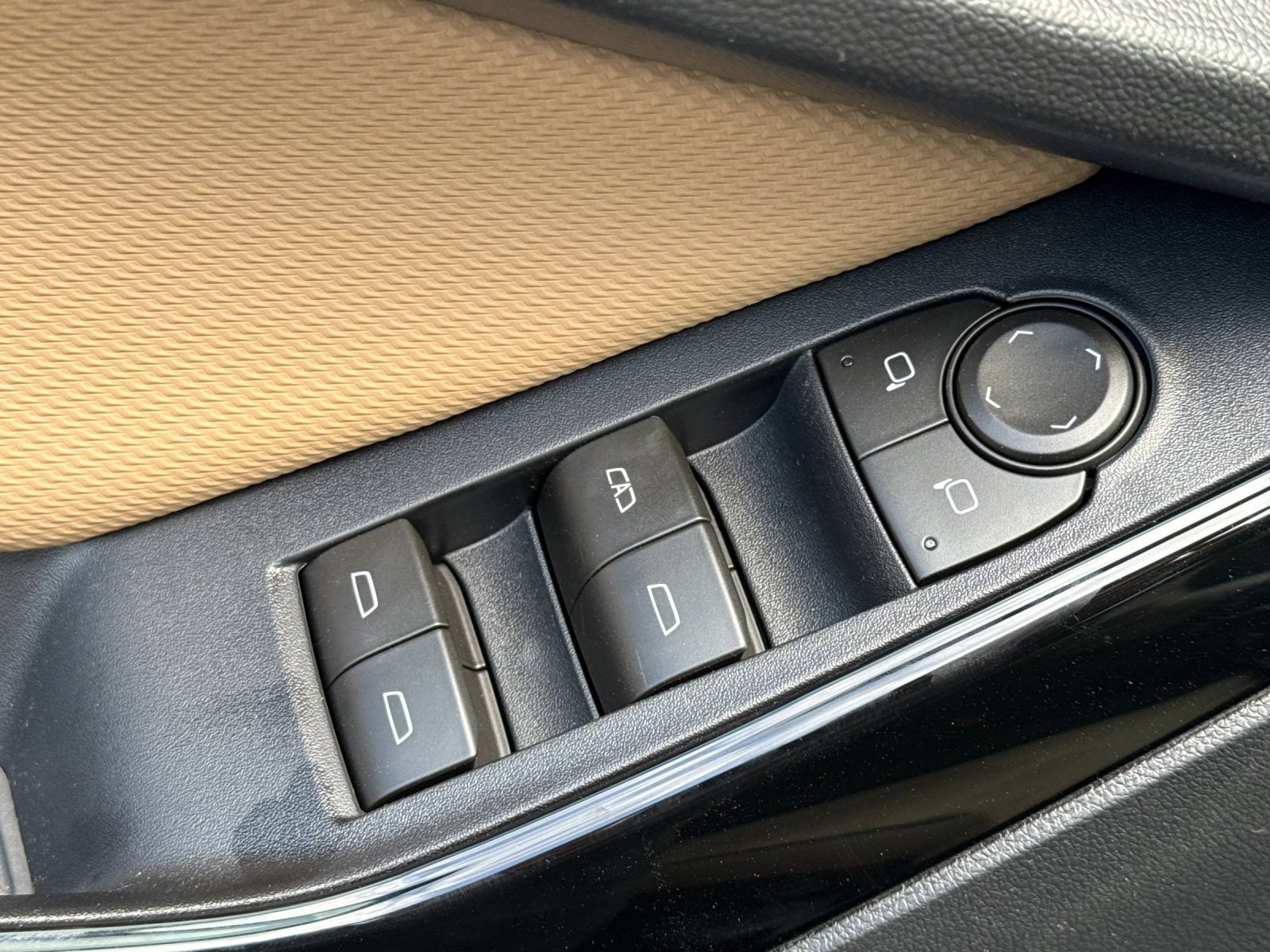 New 2026 Chevrolet Equinox ACTIV FWD image 11