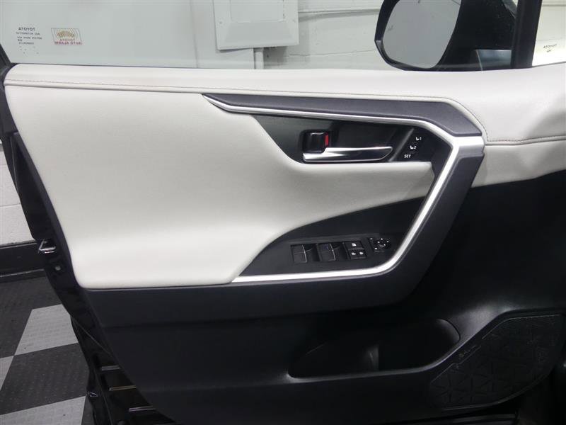 Used 2020 Toyota RAV4 Limited w/ Limited Grade Weather Package AWD/4WD image 17
