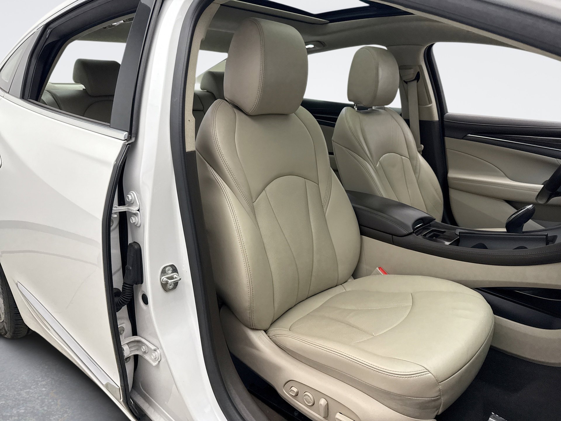 Used 2017 Buick LaCrosse Premium w/ Sun and Shade Package image 16