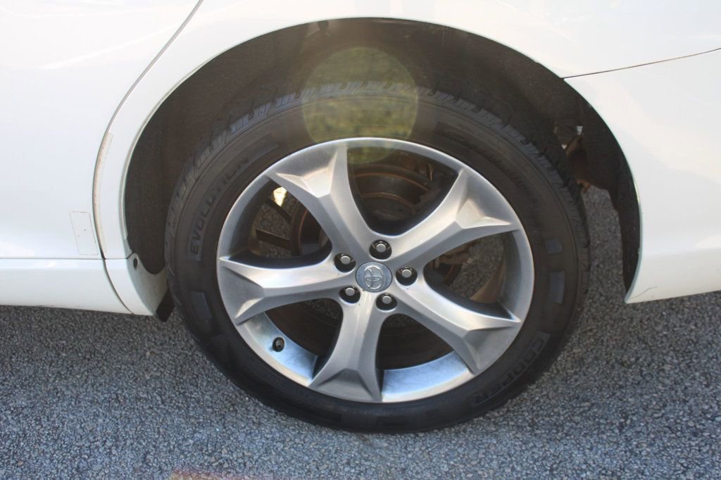 Used 2013 Toyota Venza XLE image 20