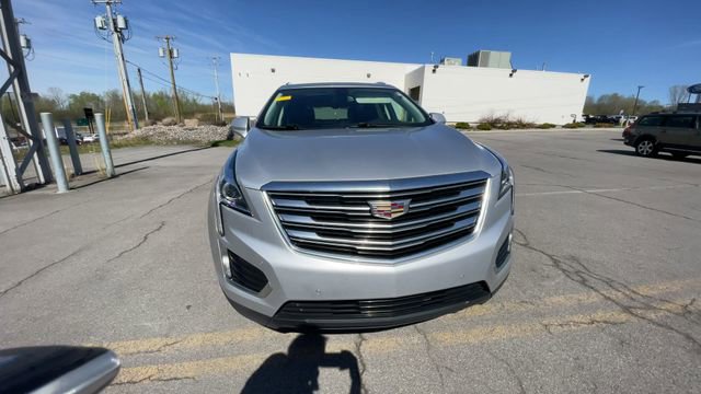 Used 2019 Cadillac XT5 Luxury w/ Trailering Package AWD/4WD image 3