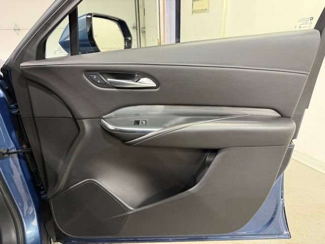 Used 2025 Cadillac XT4 Premium Luxury FWD image 25