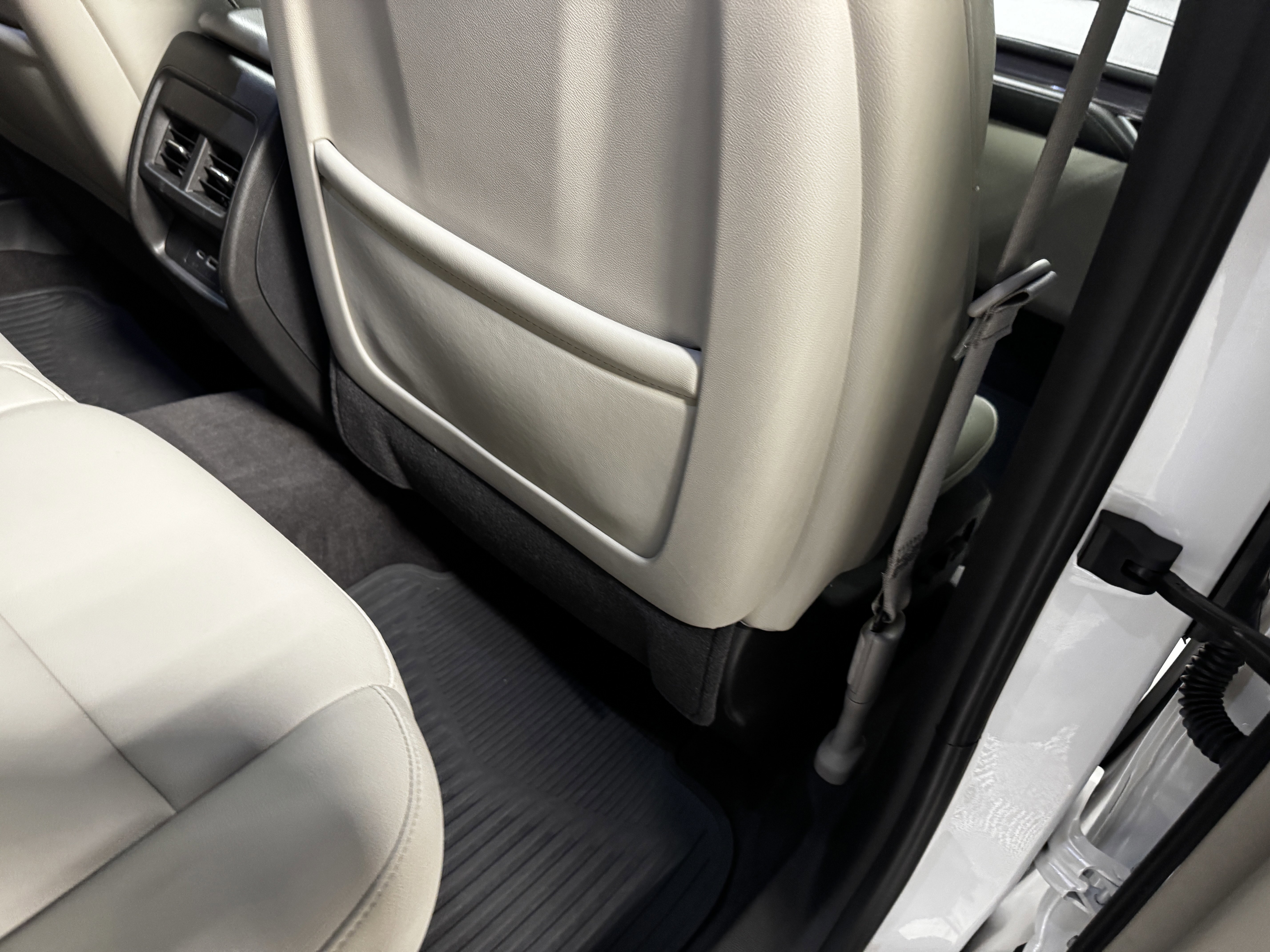 Used 2022 Cadillac XT4 Luxury w/ Driver Awareness Package FWD image 15