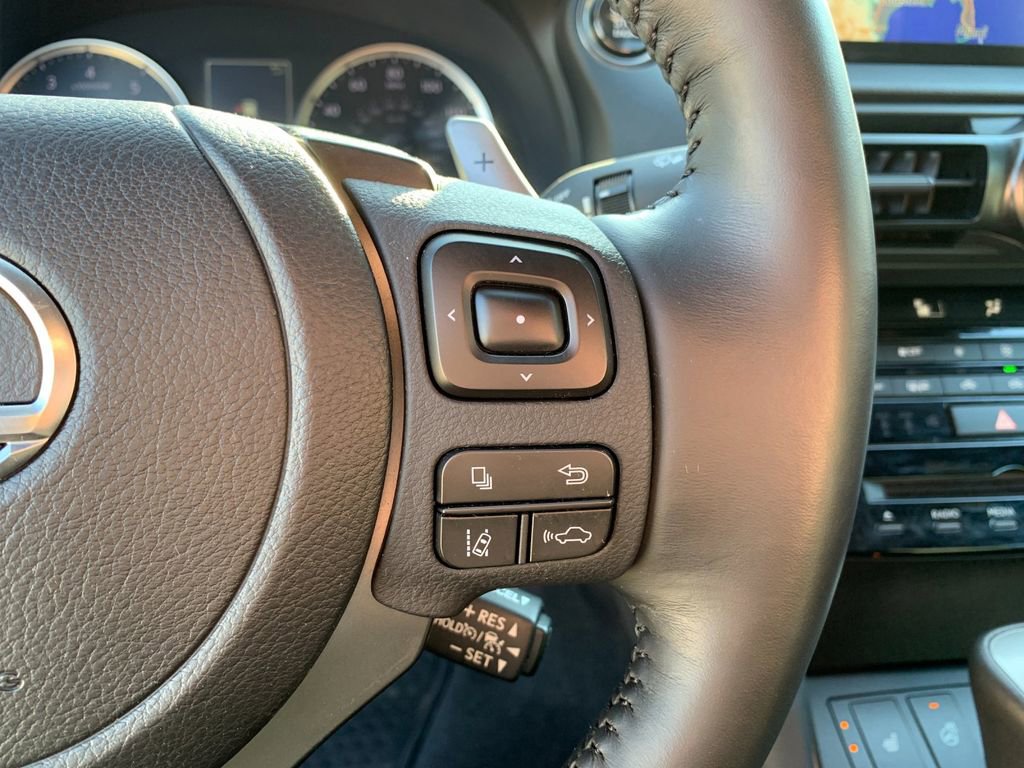 Used 2025 Lexus IS 350 F Sport w/ Navigation Package image 30