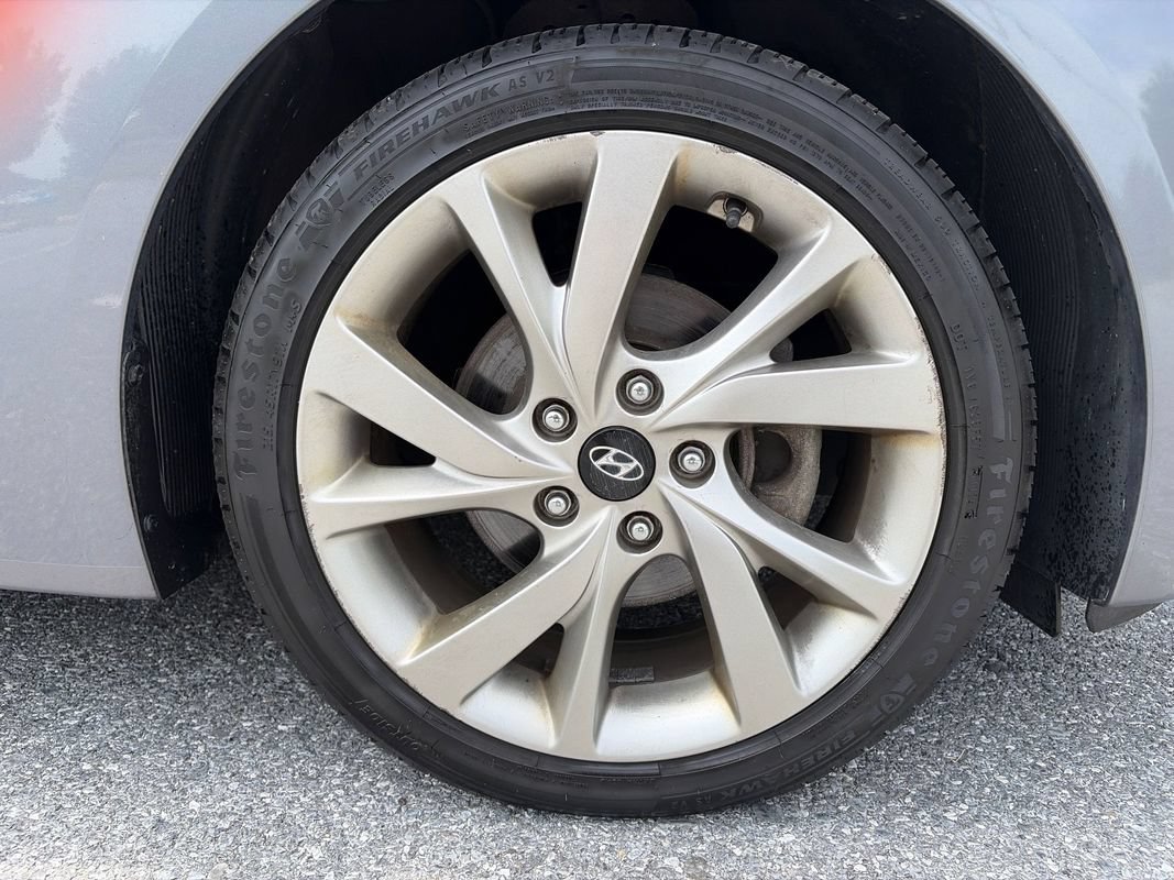 Used 2017 Hyundai Veloster FWD image 24