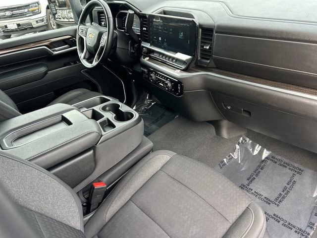 Used 2025 Chevrolet Silverado 2500 LT w/ Convenience Package image 13