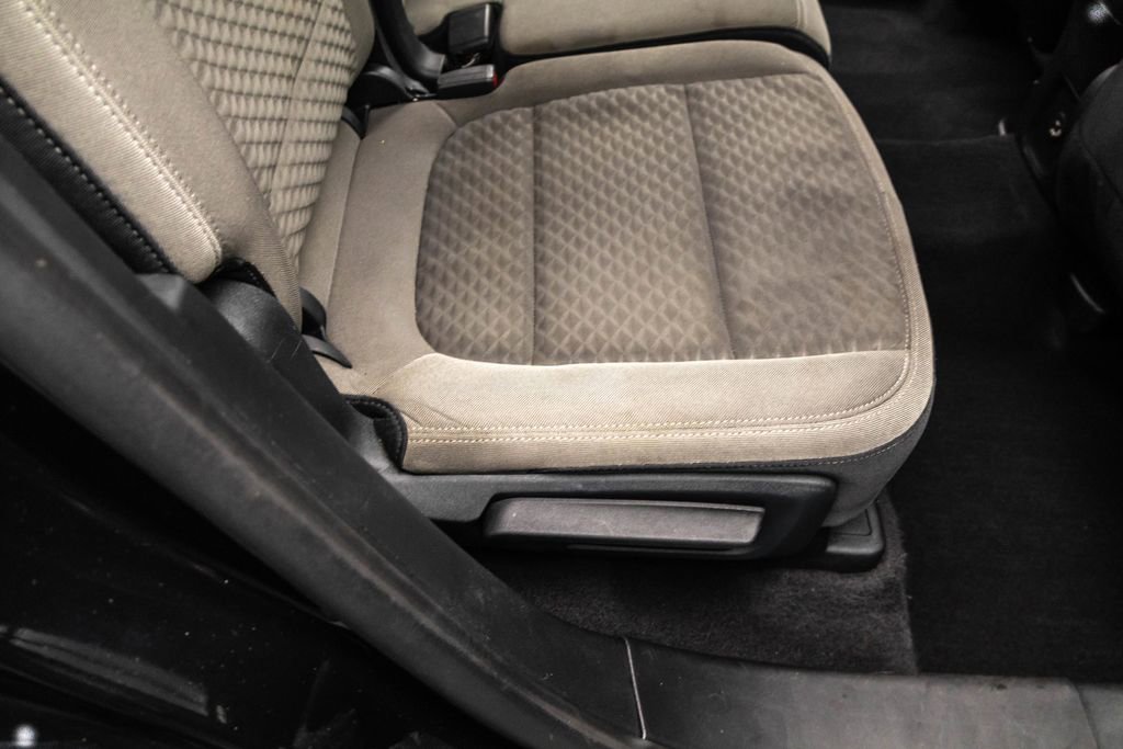 Used 2020 Ford Escape SE image 30