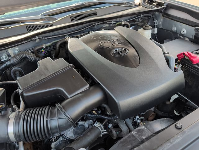Used 2021 Toyota Tacoma SR5 AWD/4WD image 26