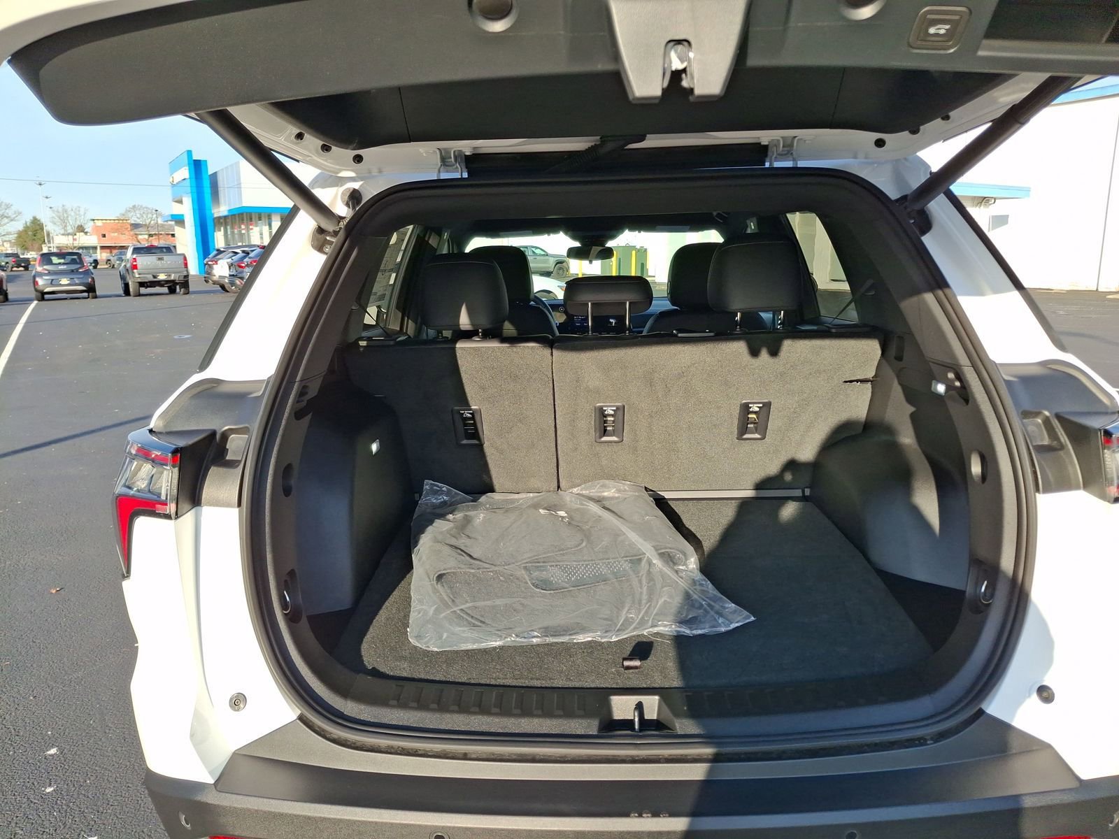 Used 2026 Chevrolet Equinox LT w/ Convenience Package II image 19