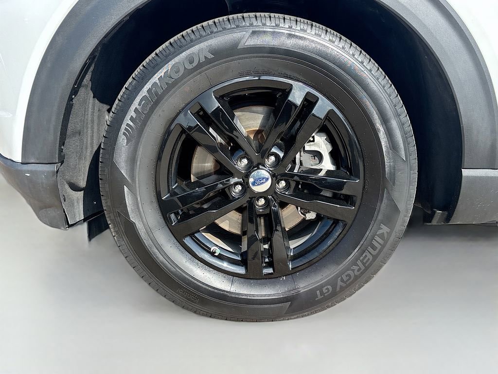 Used 2024 Ford Explorer XLT w/ Equipment Group 202A image 31