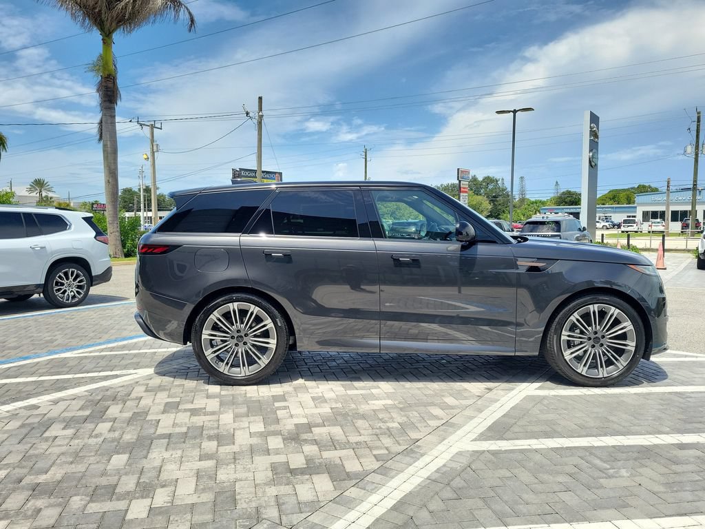 New 2026 Land Rover Range Rover Sport Dynamic SE AWD/4WD image 6