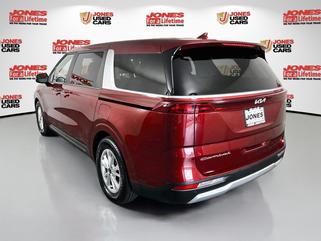 Used 2022 Kia Carnival LX FWD image 2