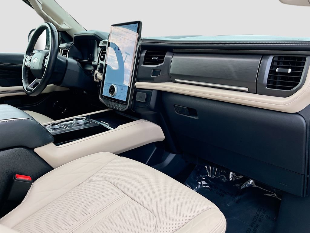 Used 2023 Ford Expedition Platinum image 31