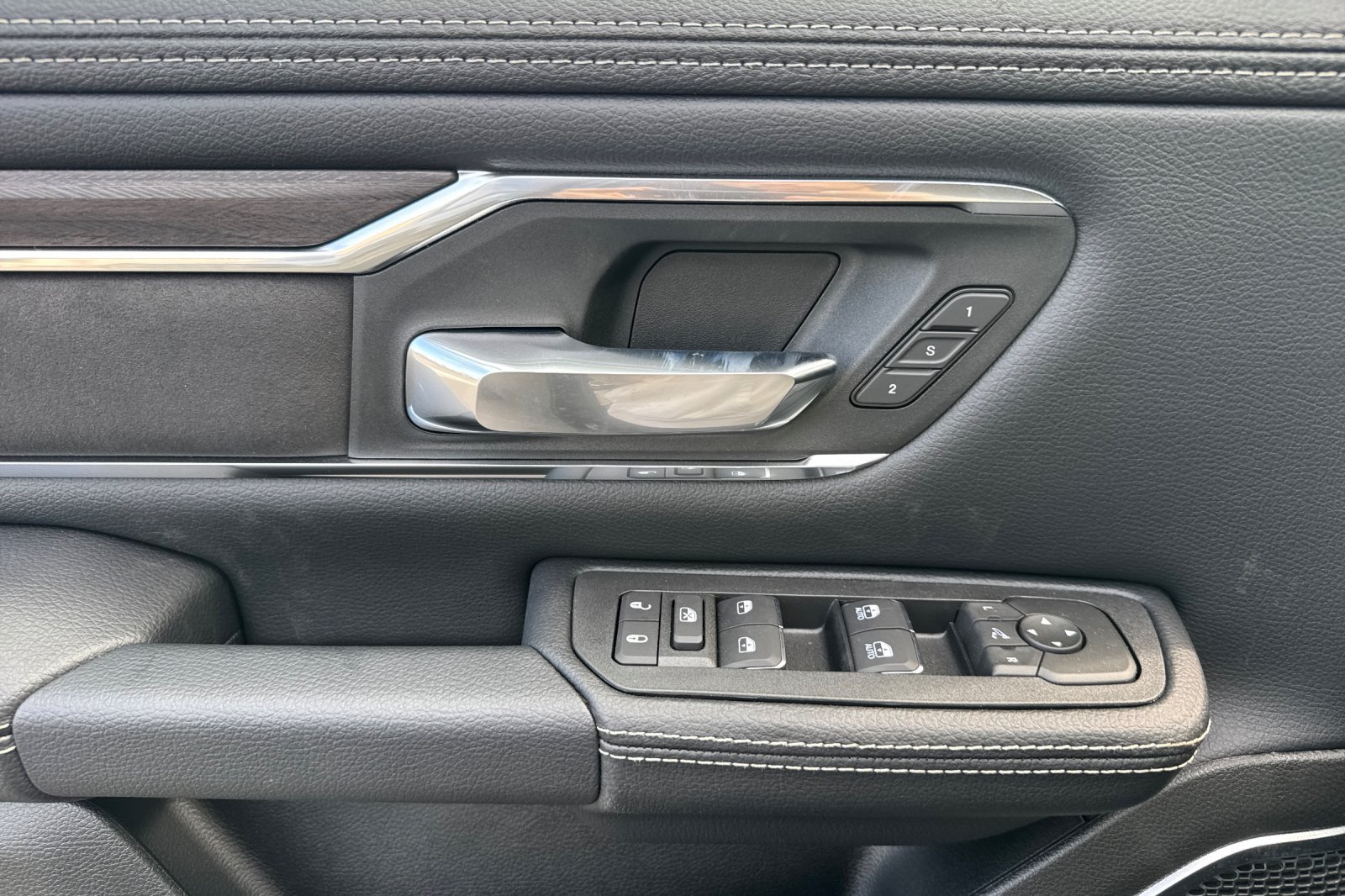 New 2026 RAM 1500 Laramie w/ Night Edition AWD/4WD image 10