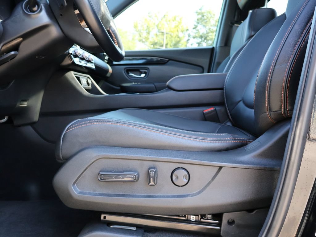 Certified 2025 Honda Pilot TrailSport image 33