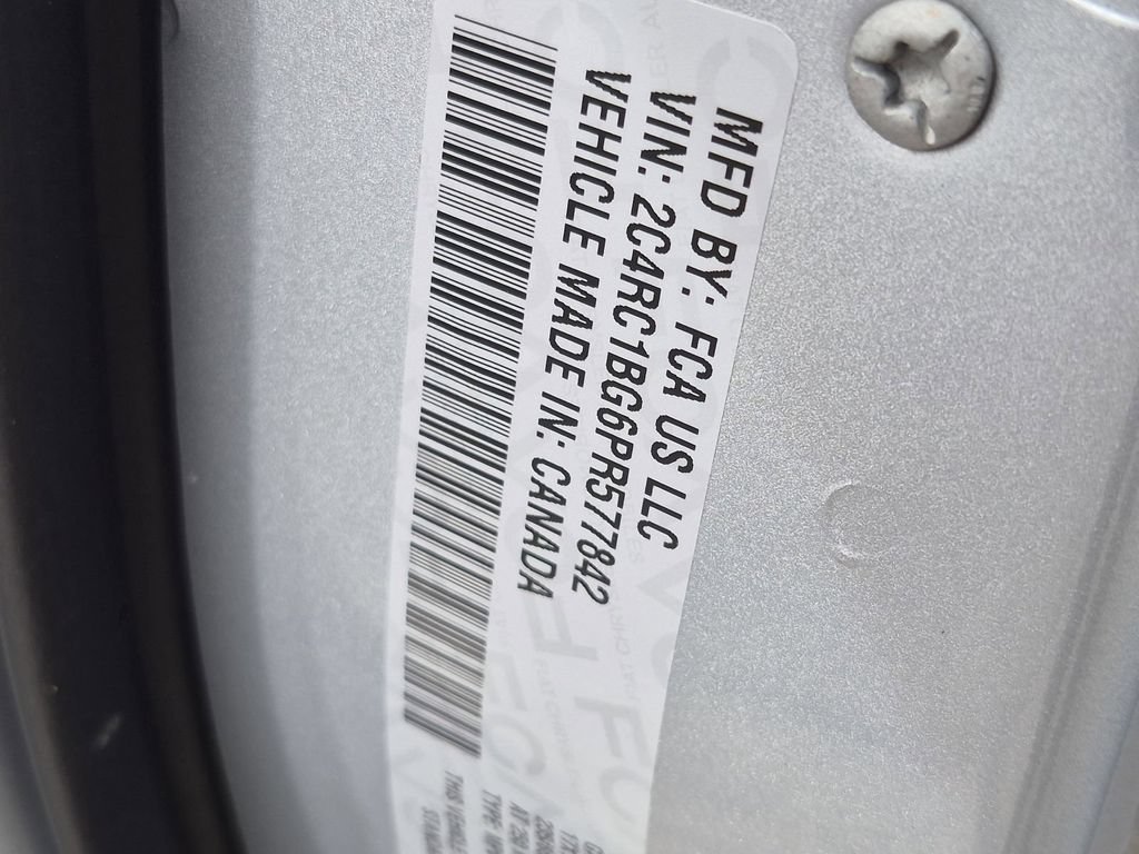 Used 2023 Chrysler Pacifica Touring-L FWD image 27
