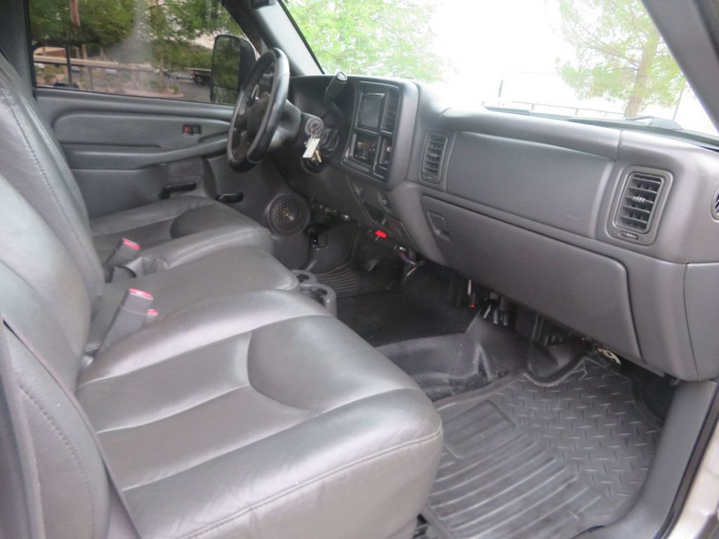 Used 2006 Chevrolet Silverado 2500 2WD Crew Cab image 35