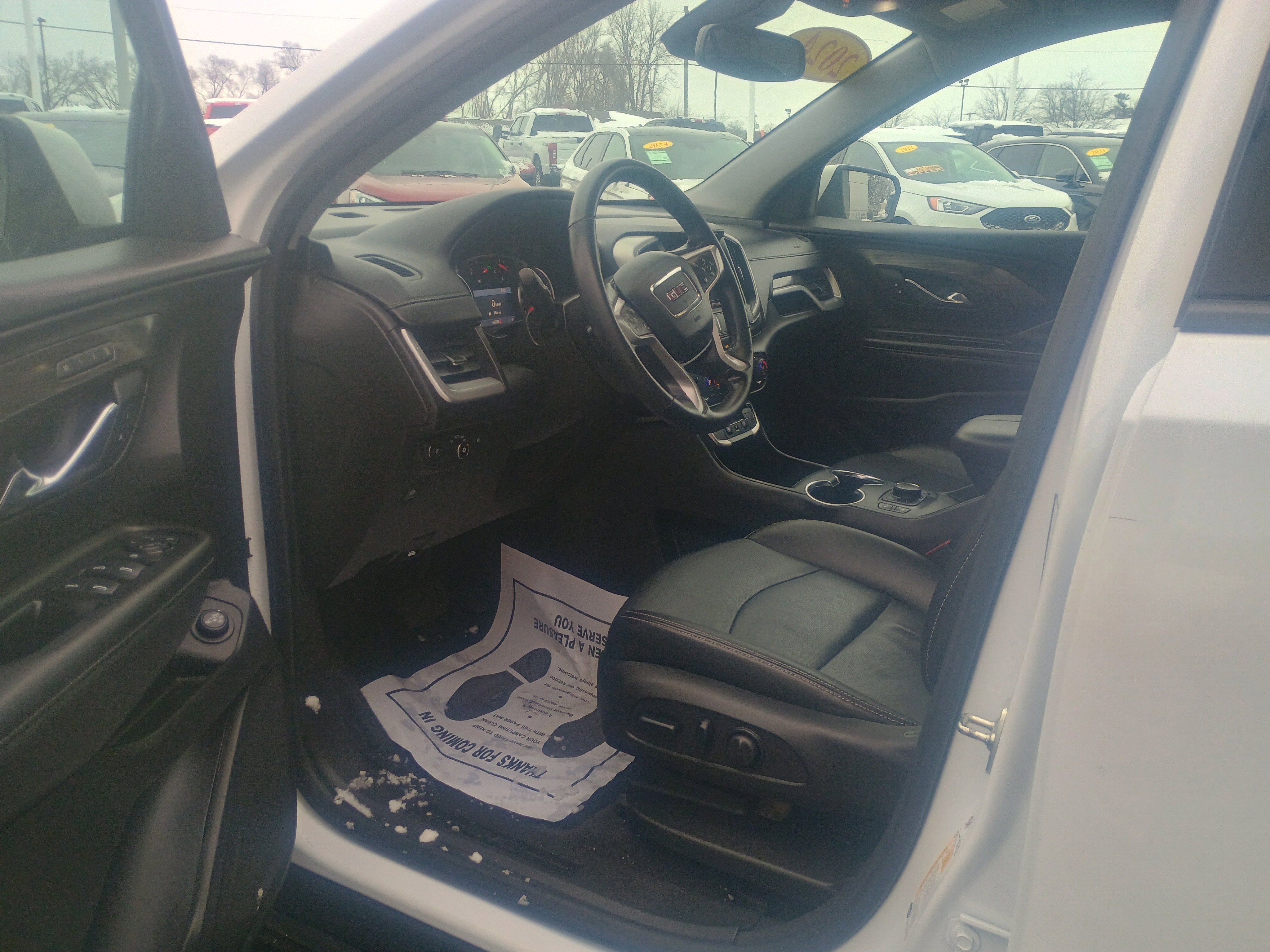 Used 2024 GMC Terrain SLT image 19