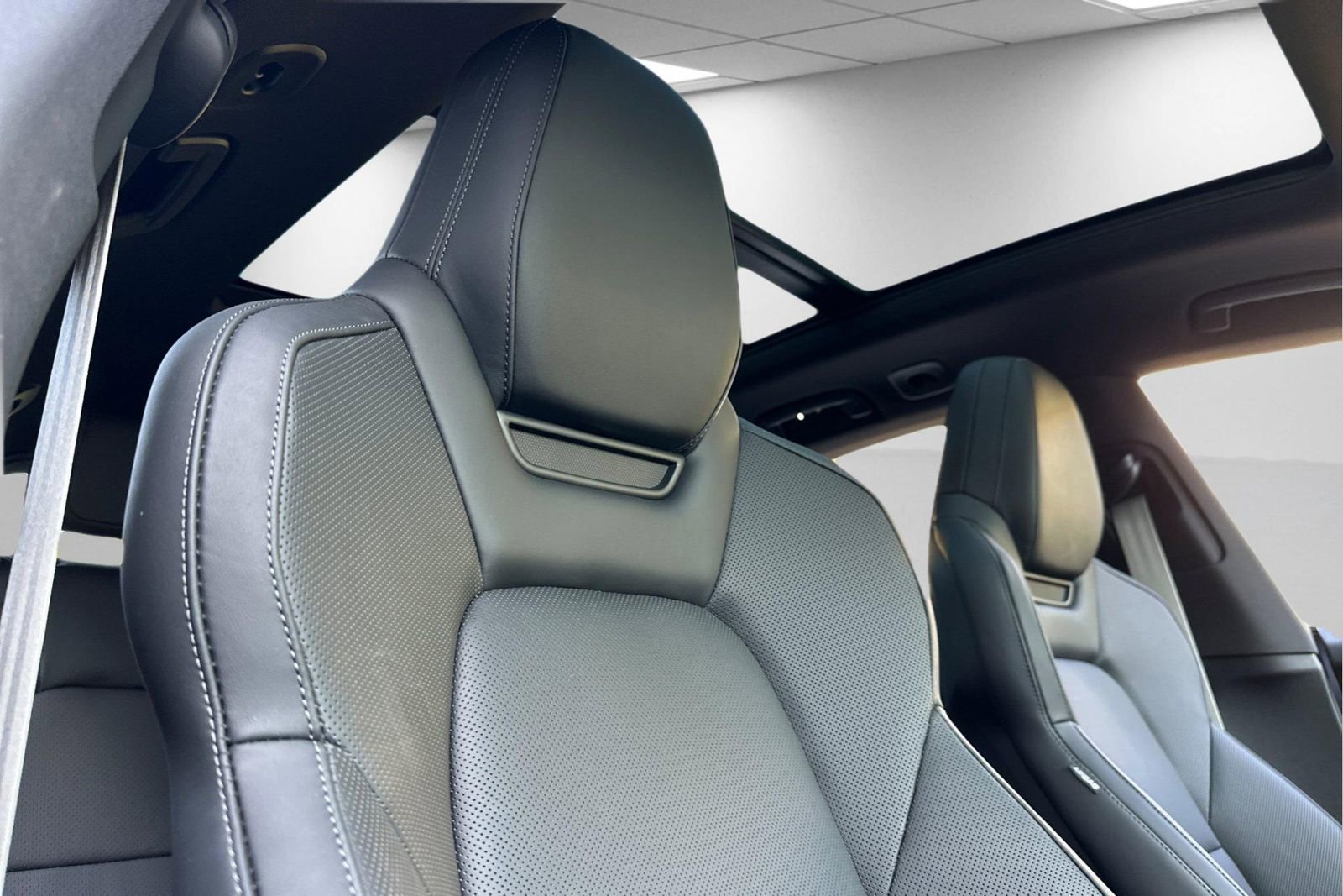 New 2025 Porsche Macan Electric image 18